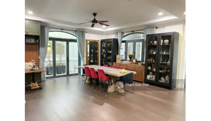 Biệt thự đơn lập Quận 7 DT 740m2 (13 x 26m) Hầm+4 tầng - Giá 130 tỷ về 95 tỷ còn TL