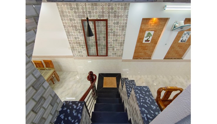 Bán gấp nhà NGUYỄN TRUNG TRỰC, B THẠNH, 3 lầu, 5.25 tỷ