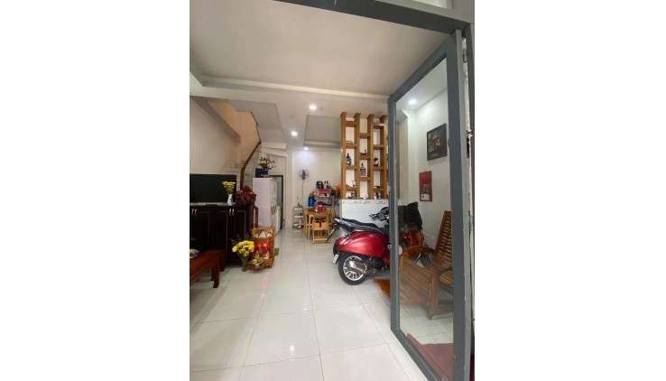 Bán gấp nhà PHAN VĂN TRỊ, BÌNH THẠNH, 4 PHÒNG, 4.45 tỷ.