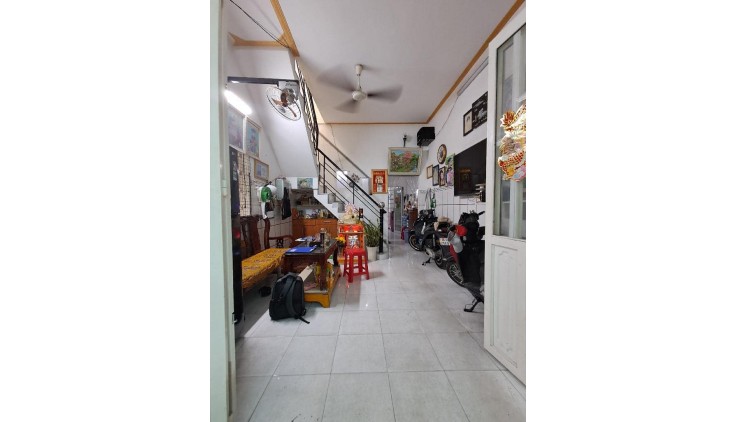 [VỪA Ở VỪA CHO THUÊ] - NHÀ 2 TẦNG - DÒNG TIỀN 4,5 TRIỆU/THÁNG - HẺM 1041 TRẦN XUÂN SOẠN - QUẬN 7