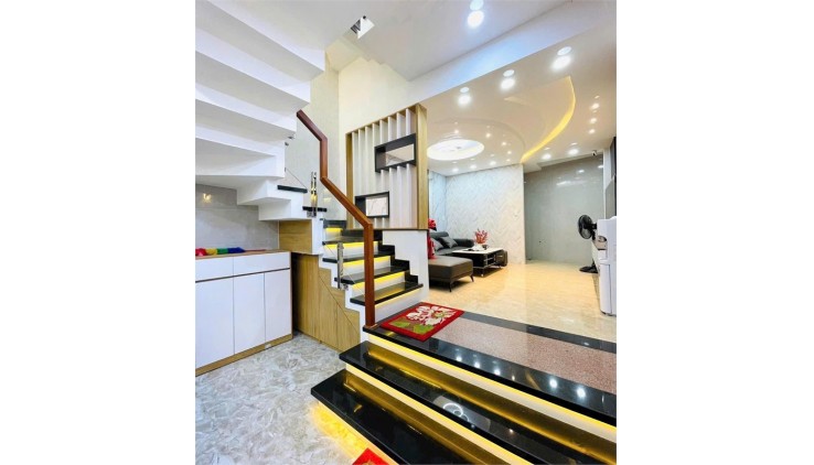 Nhà Phố Quang Trung, Phường 10. Khu Nội Bộ An Ninh, gần sát CityLand