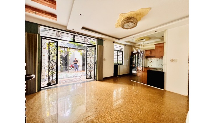Ngang Khủng 8m – 80m2 Chỉ 4.9 Tỷ  - 2 Tầng Cốt Thép – Lê Văn Khương, Quận 12 – Bán Gấp !!
