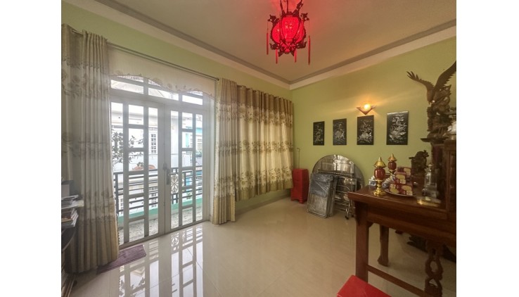 Nhà 4 Tầng Ở Lô Góc – Hẻm Xe Hơi Tránh – Ngang 5m – Sổ Hồng Riêng Giá Chưa Tới 6 Tỷ - Quận 12.