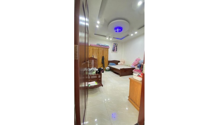 SIÊU HẤP DẪN, CHỈ 5.X TỶ- BÁN MẶT TIỀN TÂY SƠN, Q.TÂN PHÚ-DT 5.3X17, NHÀ ĐẸP