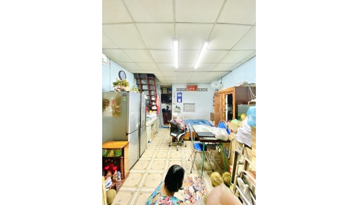NGAY VÒNG XOAY LĂNG CHA CẢ - P.4 TÂN BÌNH - CÁCH MẶT TIỀN 20M - 34M² - 2 TẦNG -