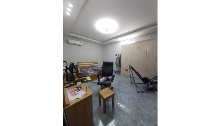 Giảm 200tr cần bán gấp nhà CHU VĂN AN, BTCT, 4 lầu, 4m x 13m, 5.7 tỷ.