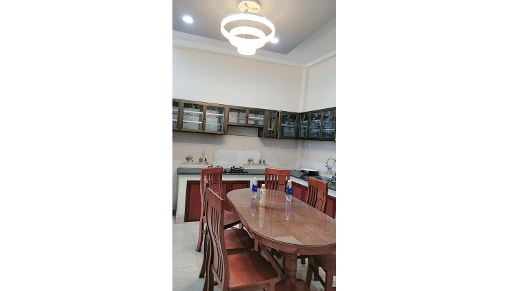 Bán nhà về quê, giá 6.8 tỷ còn tl, đường NGUYỄN THƯỢNG HIỀN, 3 lầu
