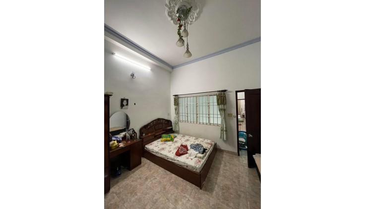 Nhà LÊ TRỰC, bán gấp giá 4.9 tỷ, btct, 4 lầu có nội thất