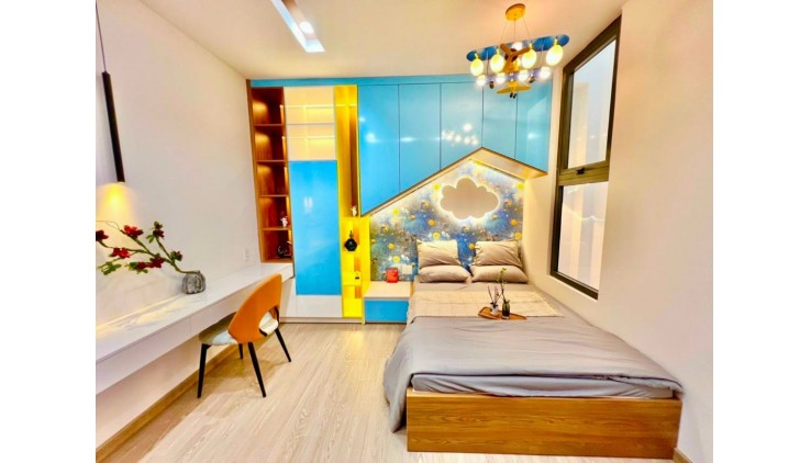 Bán gấp nhà 5m x 14m, ĐINH TIÊN HOÀNG, HXH,  5 lầu, 5.5 tỷ còn tl.