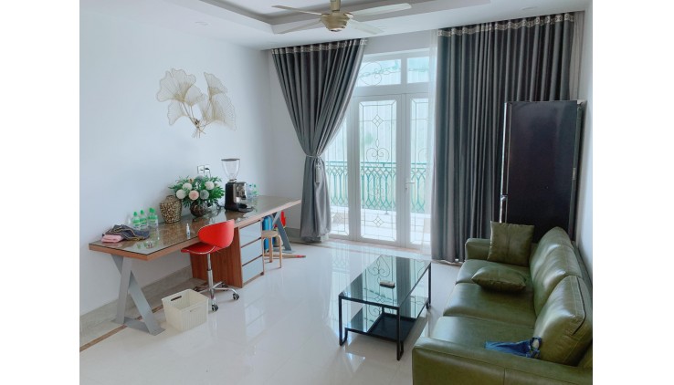 Cần bán gấp nhà 6 phòng, 5m x 15m, TRÀN BÌNH TRỌNG, giá 6.8 tỷ.