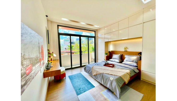 Bán gấp nhà 5m x 14m, ĐINH TIÊN HOÀNG, HXH,  5 lầu, 5.5 tỷ còn tl.