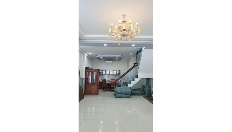 Bán nhà về quê, giá 6.8 tỷ còn tl, đường NGUYỄN THƯỢNG HIỀN, 3 lầu
