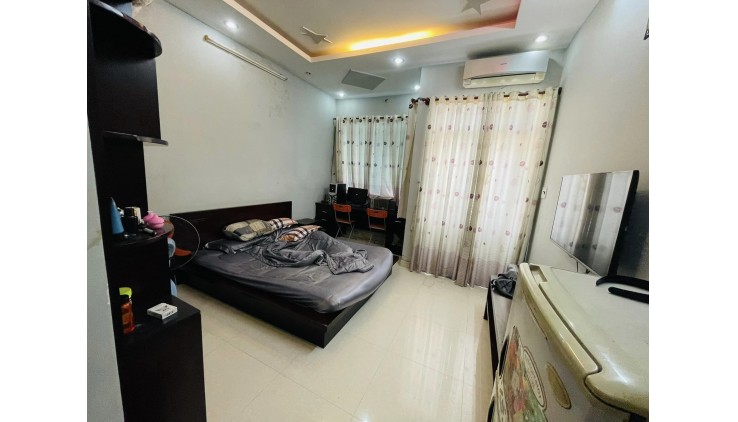 Nhà 7.5 tỷ cần bán gấp NG DUY DƯƠNG, Q10, 6m x 11m.