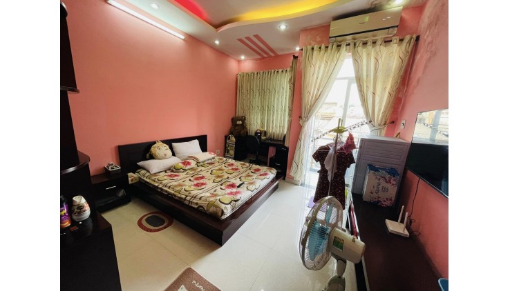 Bán nhà 4.4 tỷ, BTCT, NGUYỄN VĂN ĐẬU, BT, 3 lầu, 3 PN