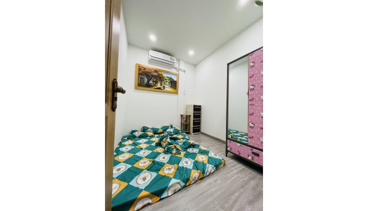 Nhà gần PHAN XÍCH LONG bán 4.2 tỷ, lên được 3 tầng.