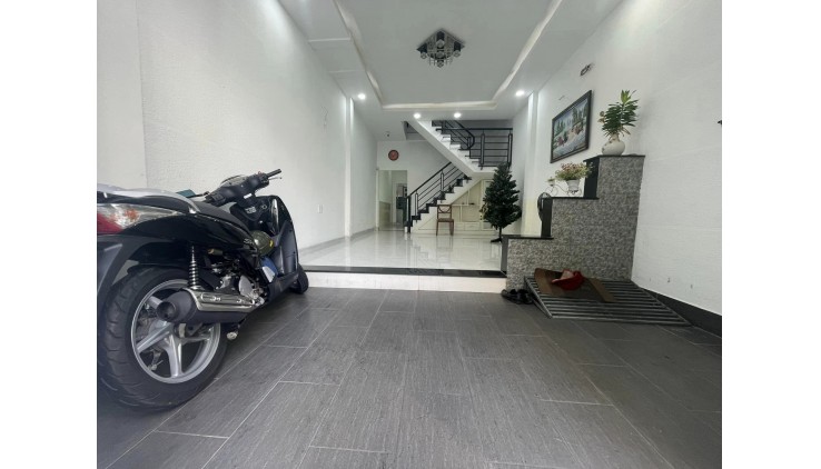 Bán gấp nhà Q10, CAO THĂNG, 4m x 15m, 60m2, 4 phòng, giá 7.5 tỷ.