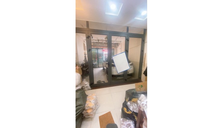 Giá 12 tỷ bán nhanh nhà CÁCH MẠNG THÁNG 8, Q10, 4m x 15m