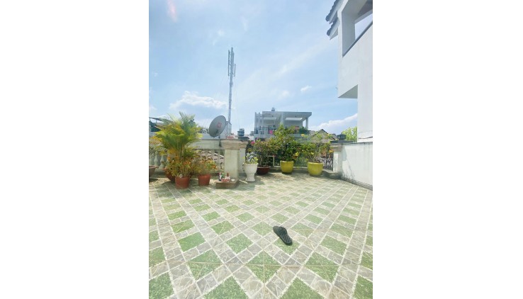 Nhình 14 tỷ bán nhà CMT8, QUẬN 3, 120m2 xây CHDV