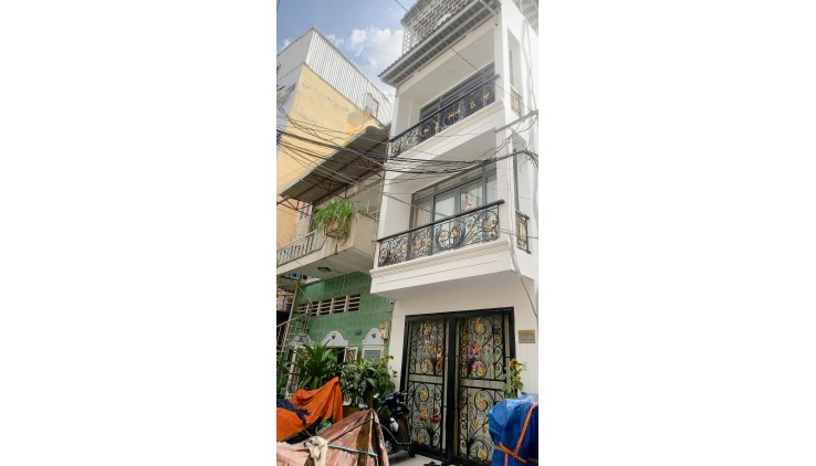 Bán nhà CÁCH MẠNG THÁNG 8, quận 10, 100m2, 4 lầu, nhỉnh 9 tỷ.