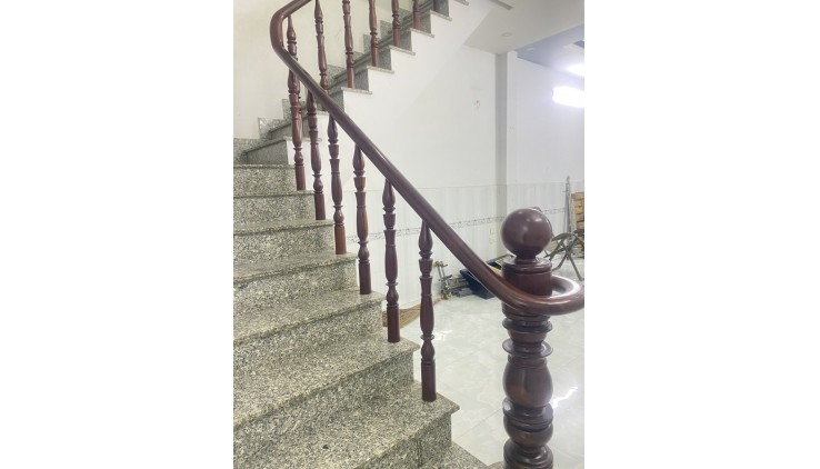 NHÀ CHƯA QUA  ĐẦU TƯ - NGUYỄN VĂN KHỐI - GÒ VẤP - 4 TẦNG - 70M2 -  HẺM XE HƠI - 1 PHÚT RA CÔNG VIÊN LÀNG HOA -  CHỈ 6.99 TỎI.