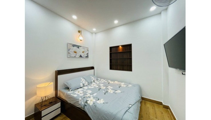 Bán gấp nhà, HXH, PHAN ĐĂNG LƯU, 4 lầu, BTCT, 55m2, giá 4.8 tỷ.