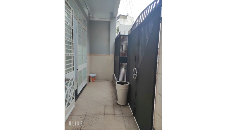 Nhà LÊ QUANG ĐỊNH -  dt lớn 80m2 - 6m x 13m - gần mặt tiền.