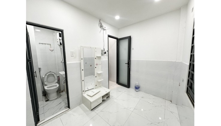 Bán Nhà kế HXH Phan Văn Trị, 3 Tầng 2PN Chỉ Nhỉnh 2 Tỉ