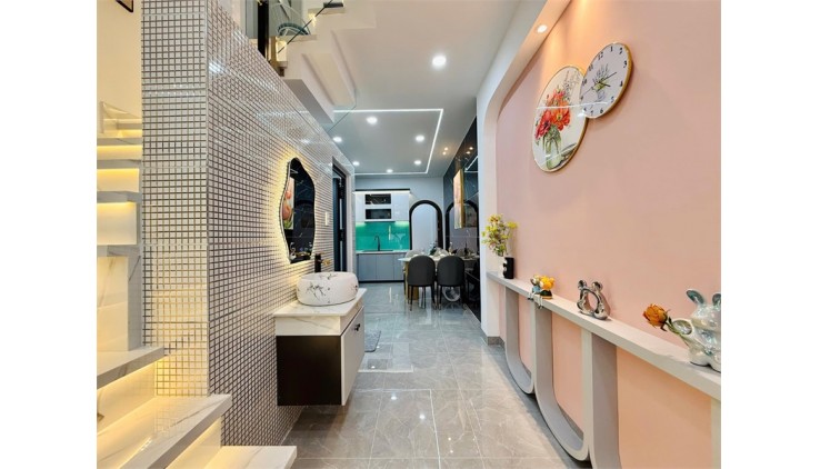 Chỉ 4.98 tỷ! Nhà mới, Tặng Nội Thất CC,  Phạm Văn Bạch, Phường 15, Tân Bình.