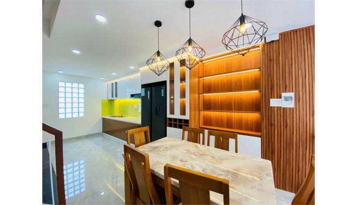 Khu Phân Lô Ngay Emart Phan Huy Ích. DT 4x11m, 5 tầng Tặng nội thất, 6.8 tỷ