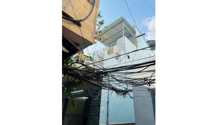 ** SÁT VÁCH QUẬN 1-50M2-3TẦNG LÔ GÓC,CÁCH MẶT TIỀN 1 CĂN-SỔ VUÔNG ,NHỈNH 6 TỶ