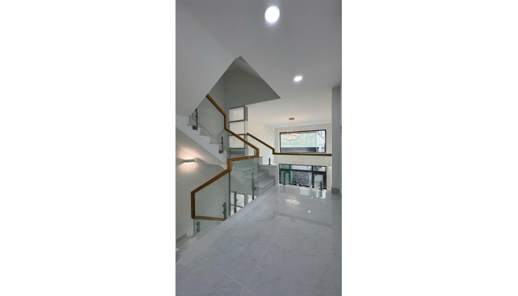 *Bán Nhà Mới Đẹp Trung Tâm Quận 5, Ôtô Đậu Nhà 5Tầng, 54m2 Hoàn Công Đủ-9.5 Tỷ TL.