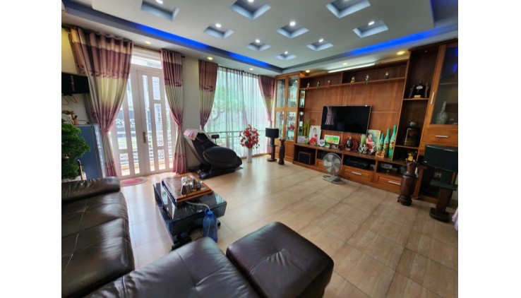 Mặt tiền Lê Bôi 6x20 Mới ở ngay 5 tầng sổ riêngchỉ 10 tỷ 5