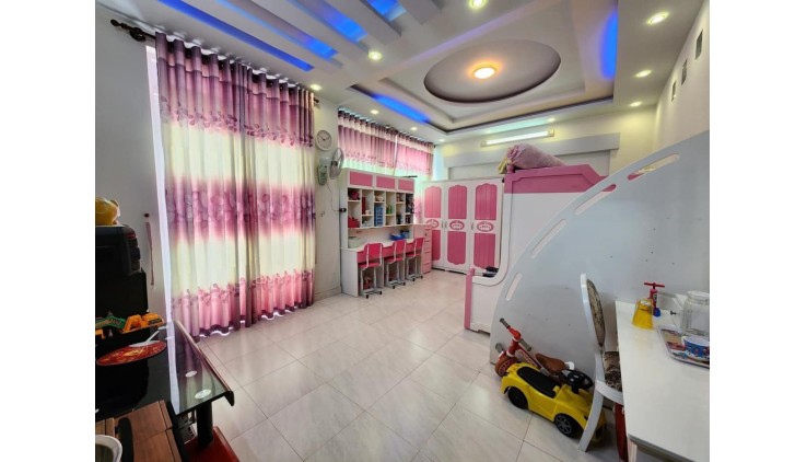 Mặt tiền Lê Bôi 6x20 Mới ở ngay 5 tầng sổ riêngchỉ 10 tỷ 5
