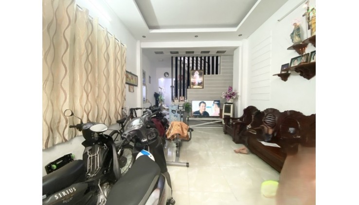 Bán gấp nhà LÊ QUANG ĐJỊNH - 4.3m x 13m - hẻm ô tô vào nhà nhỉnh 7 tỷ