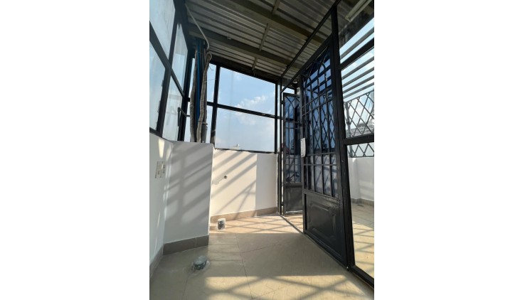 Nhà nguyên căn đối diện chợ Hạnh Thông Tây,đường Quang Trung, Phường 11, Gò Vấp,