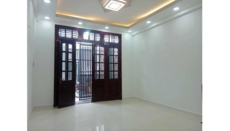 NHÀ 2 TẦNG, 1 TRỤC RA ĐƯỜNG ĐÔNG BẮC, SÁT CV PHẦN MỀM QUANG TRUNG. CHỈ 3.55 TỶ.