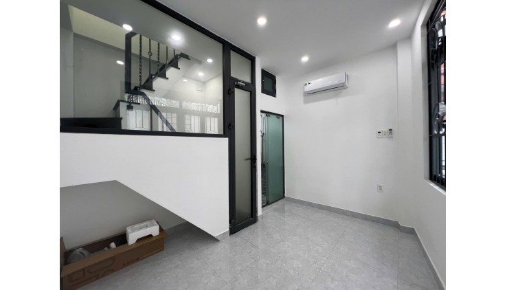 Bán nhà 3 tầng góc Nguyễn Thái Sơn,Nguyễn Văn Nghi chỉ 3 tỷ vào ở ngay.