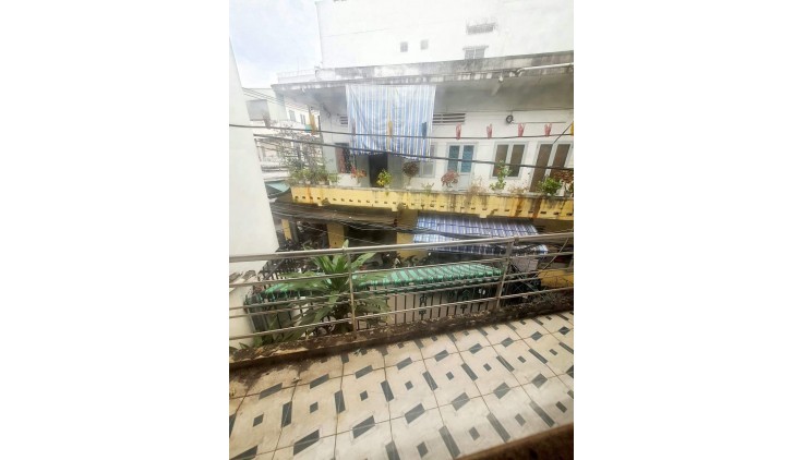 Đường Nguyễn Thanh Tuyền Phường 2 Quận Tân Bình.
