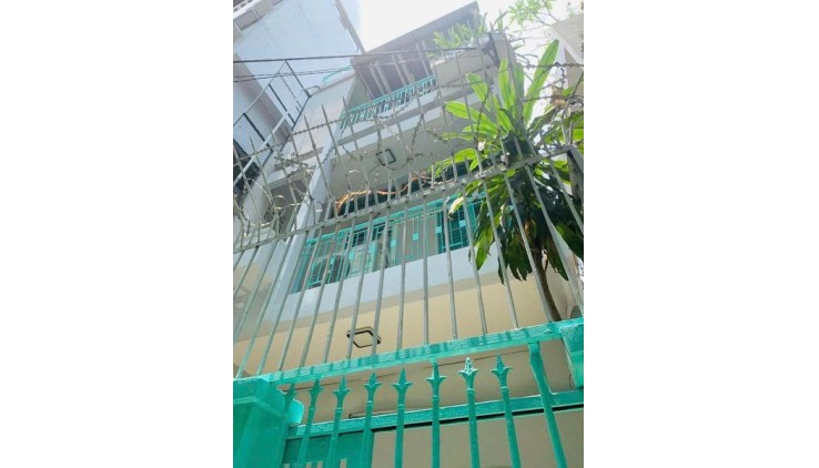 Đường Lê Thị Riêng Phường Bến Thành Quận 1.