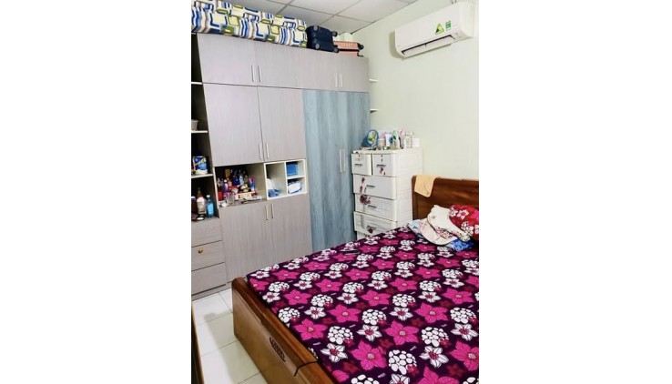 GIÁP MÃ LÒ -  HXH NGỦ NHÀ - 2 TẦNG - 5PN - 80M NGANG 6 NỞ HẬU CHỈ NHỈNH 4 TỶ
