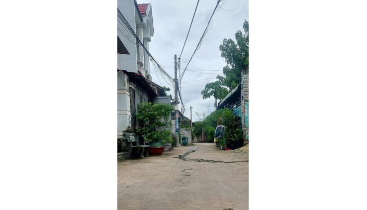 BÁN NHÀ NGAY CHỢ TÂN HIỆP HÓC MÔN - 94M2  - XE HƠI NGỦ TRONG NHÀ. CHỈ 2,85 TỶ TL.