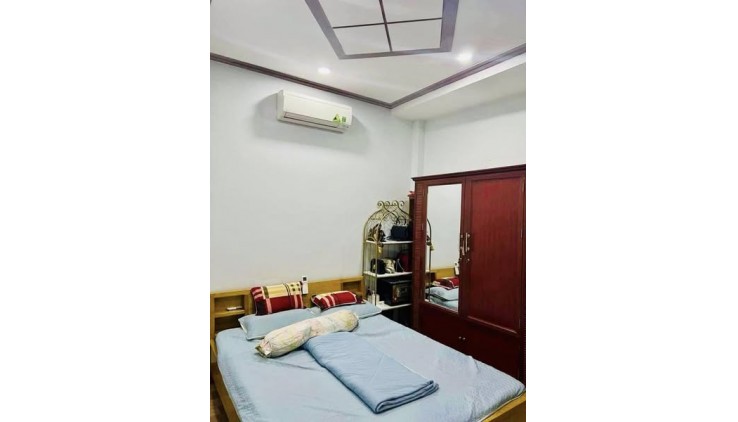 GIÁP MÃ LÒ -  HXH NGỦ NHÀ - 2 TẦNG - 5PN - 80M NGANG 6 NỞ HẬU CHỈ NHỈNH 4 TỶ