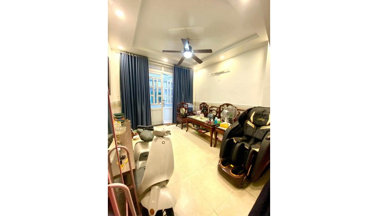 NHÀ 3 TẦNG - NGAY PHẦN MỀM QUANG TRUNG - 2 PHÚT QUA GÒ VẤP. CHỈ 2,5 TỶ.