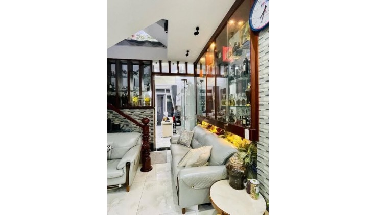 Hẻm Ôtô Lạc Long Quân Phường 5 Quận 11.