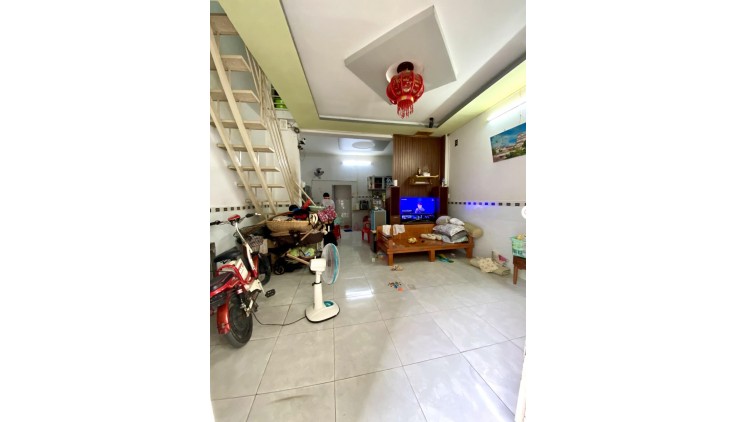 NHÀ 2 TẦNG HT 35 - 3 PHÚT QUA GÒ VẤP. GẦN HÃNG BIA HENIKEN, SIÊU THỊ METRO. CHỉ 2,98 TỶ TL.