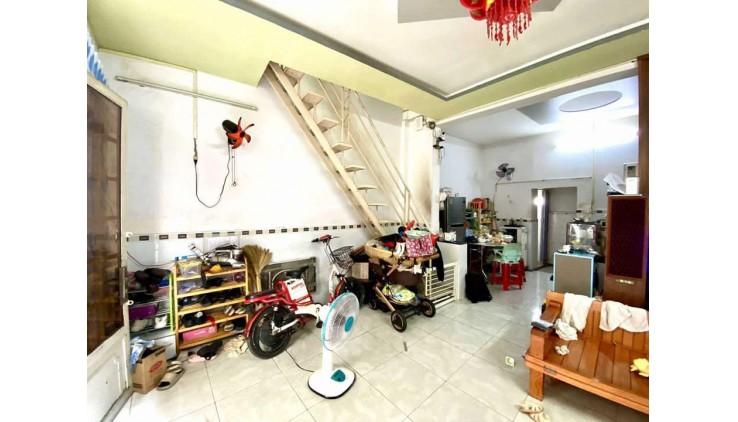NHÀ 2 TẦNG HT 35 - 3 PHÚT QUA GÒ VẤP. GẦN HÃNG BIA HENIKEN, SIÊU THỊ METRO. CHỉ 2,98 TỶ TL.
