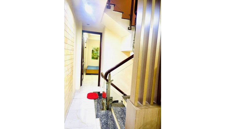 Nhà  Đường Trần Bình Trọng Quận 5 Phường 1.