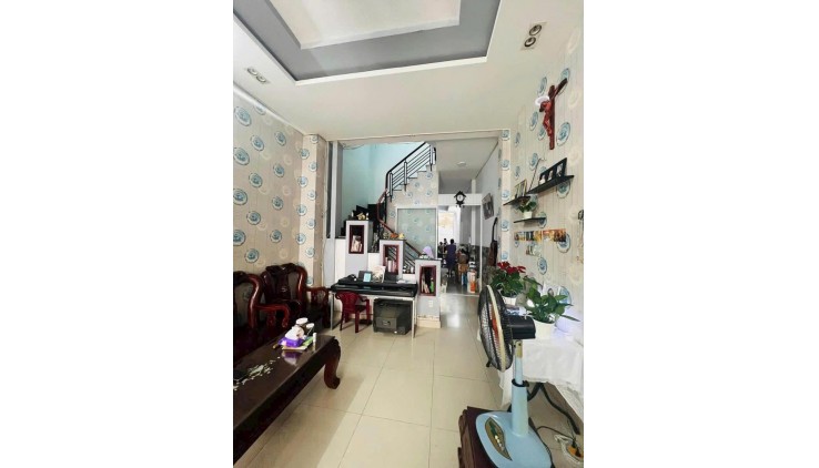Mặt tiền ngay Lê Bôi 4x21 sổ riêng 3 tầng chỉ 11 tỷ 4