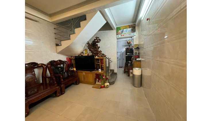 Mặt tiền Lê Văn Lương, Nhà 2 Tầng, Ngang 5.2M, trung tâm Quận 7,  42.5M2, Chỉ 9tỷ