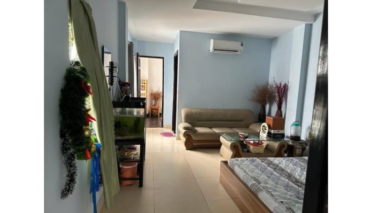 Nhà  Đường Cách Mạng Tháng 8 Phường 5 Quận Tân Bình.